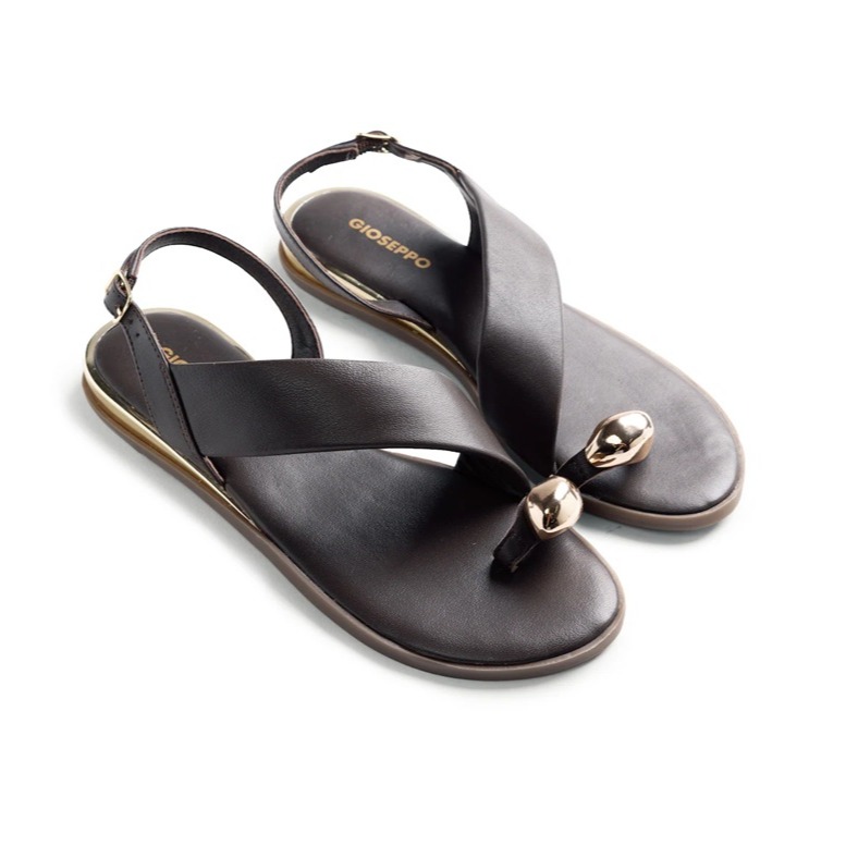 Sandalias egipcias de piel con detalle joya de Giseppo