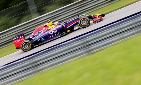 Red Bull tacha de inaceptable el rendimiento de Renault
