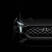El nuevo Hyundai Santa Fe está al caer, tendrá motores híbridos y así luce su nueva cara