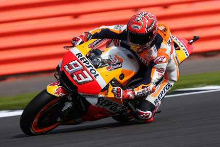 Marc Márquez rompe su primer motor con Honda y pierde el liderato: "Aún luchamos por el campeonato"