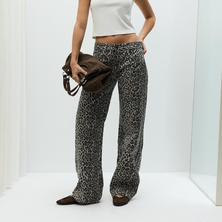 Jeans baggy animal print tachas


