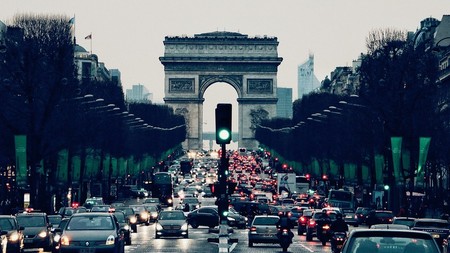 Holanda, París y la ciudad británica de Oxford se apuntan a desterrarlo todo menos los eléctricos (a partir de 2020)