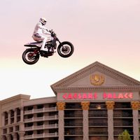 ¡Conseguido! Travis Pastrana ha saltado la fuente del Caesars Palace en moto en memoria de Evel Knievel