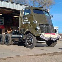 Llevaban décadas perdidos e inesperadamente aparecen a la venta en Facebook: los únicos dos camiones que transportaban al bombardero más famoso de la Segunda Guerra Mundial y sobrevivieron hoy están a la venta por 25 millones de pesos