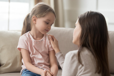 Tu hijo necesita estar triste, pero también tu ayuda para saber gestionarlo