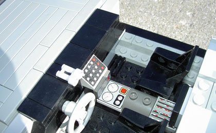 DeLorean con piezas de Lego