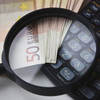 Autónomos que no llegan al SMI, ¿por qué pagan la misma cotización que un notario? 