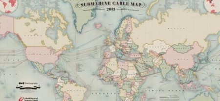 Dos buzos tratan de cortar un cable submarino de Internet en Egipto