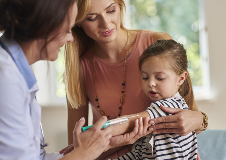 Ayudemos-a-nuestros-hijos-a-confiar-en-los-medicos