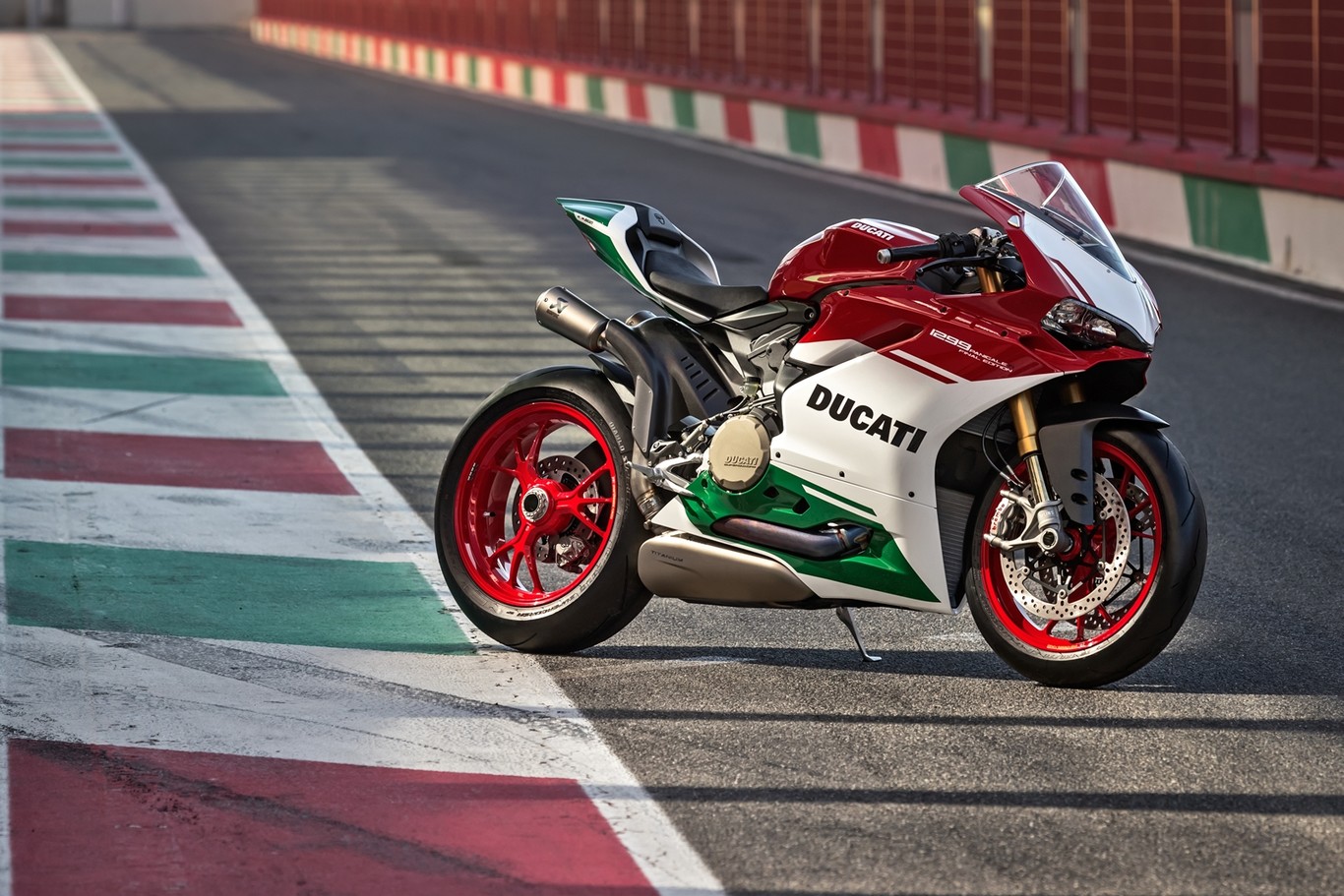 Así son las preciosas Ducati 1299 Panigale R Final Edition: lágrimas para despedir a sus deportivas V2