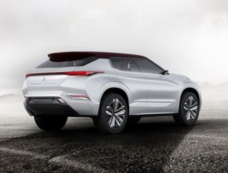 El Mitsubishi GT-PHEV Concept anticipa un tremendísimo SUV híbrido de 120 km eléctricos