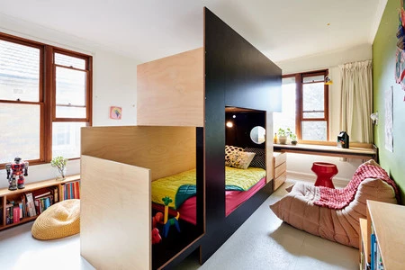Dormitorio infantil para dos: juntos, pero no revueltos