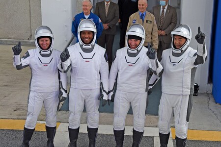 Cómo seguir en directo por internet el despegue histórico de la misión SpaceX Crew-2 hacia la Estación Espacial Internacional