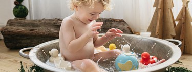 13 juguetes de baño sin orificios para que tu bebé juegue sin riesgos