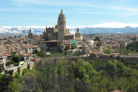 Cuatro magníficas ciudades españolas para visitar este otoño