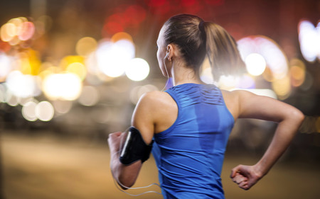 Tres ejemplos de entrenamiento exprés para corredores: mejor entrenar 15 minutos que quedarte en casa