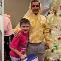 Un adolescente le regala su nueva PS5 a su vecino de 10 años recién operado de un tumor cerebral: un gesto de buen corazón