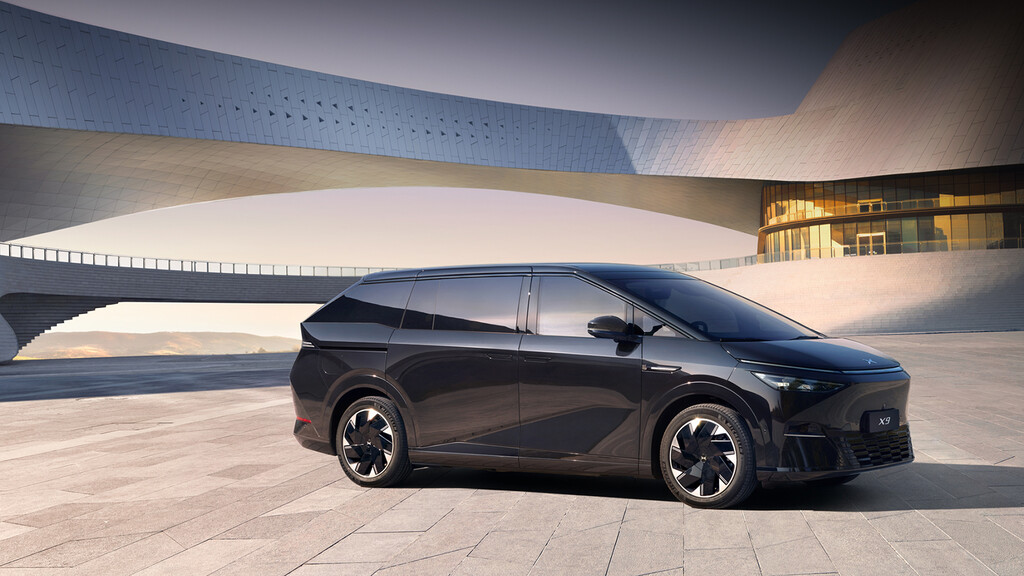 Xpeng tiene claro cómo debe ser el monovolumen eléctrico. 504 CV y una TV de 21 pulgadas 