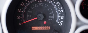 Exprimió tanto su pick-up Toyota que el odómetro ya no avanzó y la marca le regaló una camioneta nueva y la volvió a reventar 