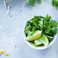 O lo amas o lo odias: la ciencia explica por qué el cilantro te sabe a jabón (y la culpa es de tus genes) 