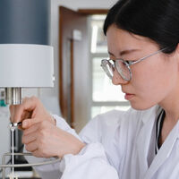 China ya fabrica en masa el material con el que soñaban la NASA y las empresas de tecnología. Ha sido el resultado de prohibirles usar el de EEUU y Japón 
