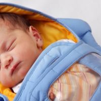 Embrace, la incubadora portátil de bajo coste que ayuda a salvar miles de vidas