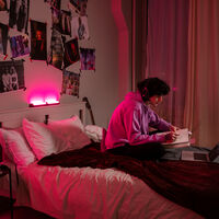 La culpa de que los adolescentes de la generación Z apenas pisen la calle no es de ellos. Es que tienen a los padres más controladores de la historia