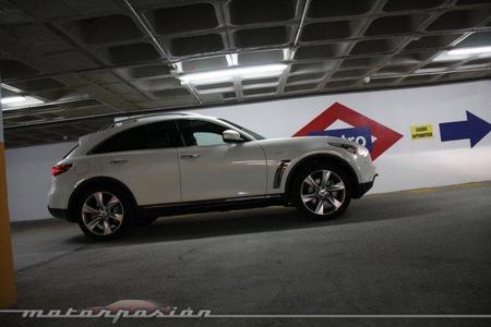 Infiniti FX30d S