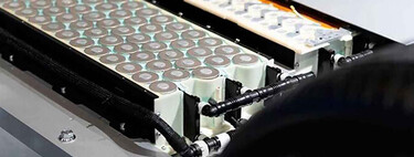 Las baterías de los coches eléctricos son cada vez más baratas. Tanto que algunos ya le ponen fecha a cuando será más barato cambiar de batería que arreglar un coche de  gasolina