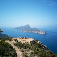 Las Islas Baleares están tan desesperadas con el turismo que ya barajan una medida hasta ahora tabú: límite de vuelos