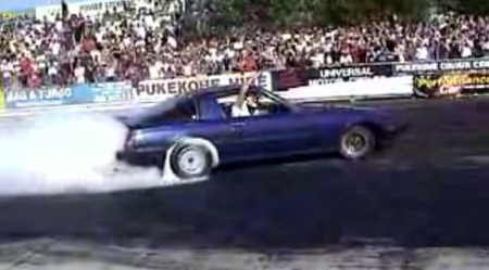 Burnout salvaje de Mazda RX-7 con final triste