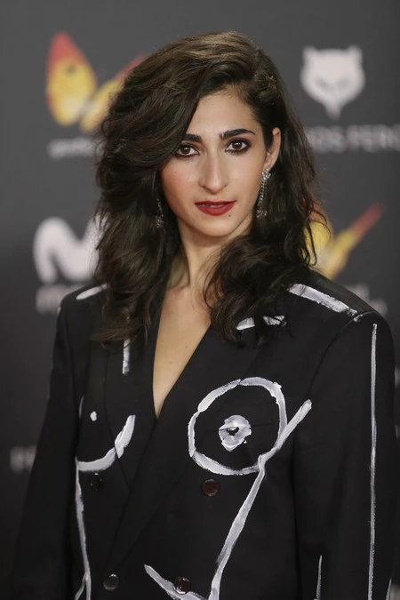 El feminismo hace acto de presencia en los Premios Feroz 2018, con el traje más original que hemos visto sobre la alfombra roja