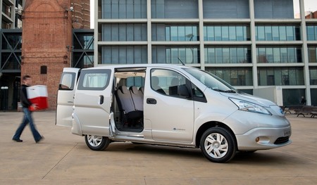 Nissan e-NV200 mixta puertas abiertas