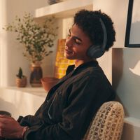 Por 79 euros, estos auriculares Bluetooth de Sony con 35 horas de autonomía y con cancelación de ruido son un auténtico chollo 