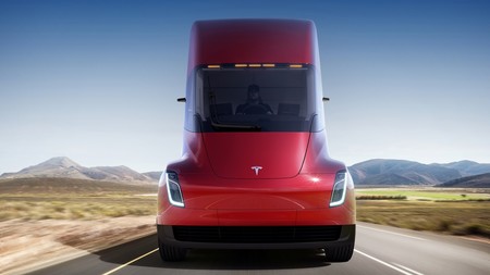 ¡Se acabó la espera! El camión eléctrico Tesla Semi empezará sus primeras entregas este año: podríamos verlo en verano