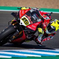 Álvaro Bautista confirma que aún no ha renovado con Ducati porque Honda le está poniendo el anzuelo