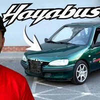 Le mete el motor de una Suzuki Hayabusa al coche de ir a hacer la compra. Spoiler: acaba muy mal 