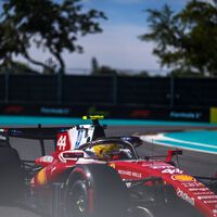 Nadie entiende la doble vara de medir de la FIA en la F1, pero el beneficiado ha vuelto a ser el mismo: Lewis Hamilton 