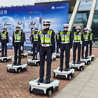 Viaje al centro del motor chino (parte 5): de fabricar coches a 1.000 robots policía que son, realmente, una semilla del futuro