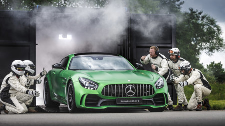 Así fue el estreno del Mercedes-AMG GT R, en 19 imágenes