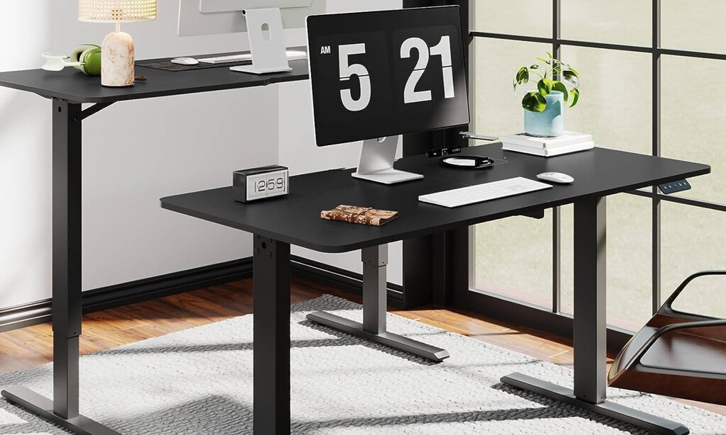 Adiós a los dolores de espalda y piernas por teletrabajar tanto: este escritorio elevable es la solución y está rebajado 