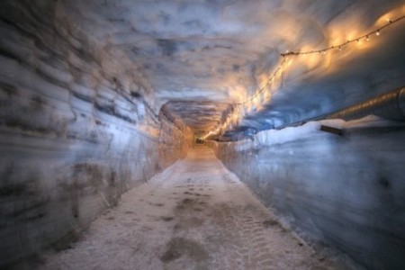 Ya puedes visitar el túnel de hielo más grande hecho por el ser humano si viajas a Islandia