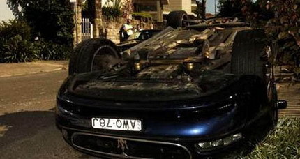 Los peligros de mover un Maserati con un montacargas, ahora en video