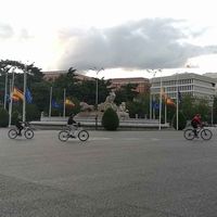La seguridad vial en las bicicletas y los patinetes eléctricos es una asignatura pendiente para la DGT