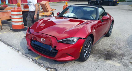 Como cuando te chocan tu coche a minutos de estrenarlo, y Mazda se lo cambia por uno nuevo