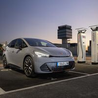 Ni compradores, ni marcas; sin ayudas nadie está contento. Qué está pasando con las ayudas a la compra de coches eléctricos en España