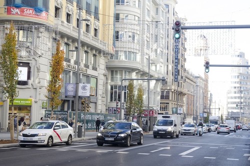La media de emisiones de CO₂ de los coches nuevos en España se dispara por el auge de los SUV (y ya van dos años)