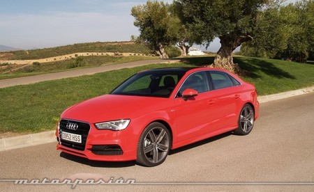 Audi A3 sedán rojo 21
