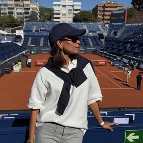Estas son las sandalias de plataforma pura tendencia que se llevan con los jeans acampanados, baggy y balloon en primavera 2026 