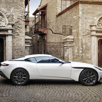 Aston Martin confirma un futuro DB11 AMR, no sabemos si por error o deliberadamente